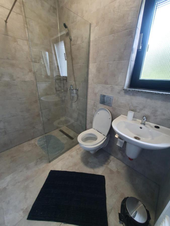 Casa De Vacanta Larisa Novaci-Străini Esterno foto