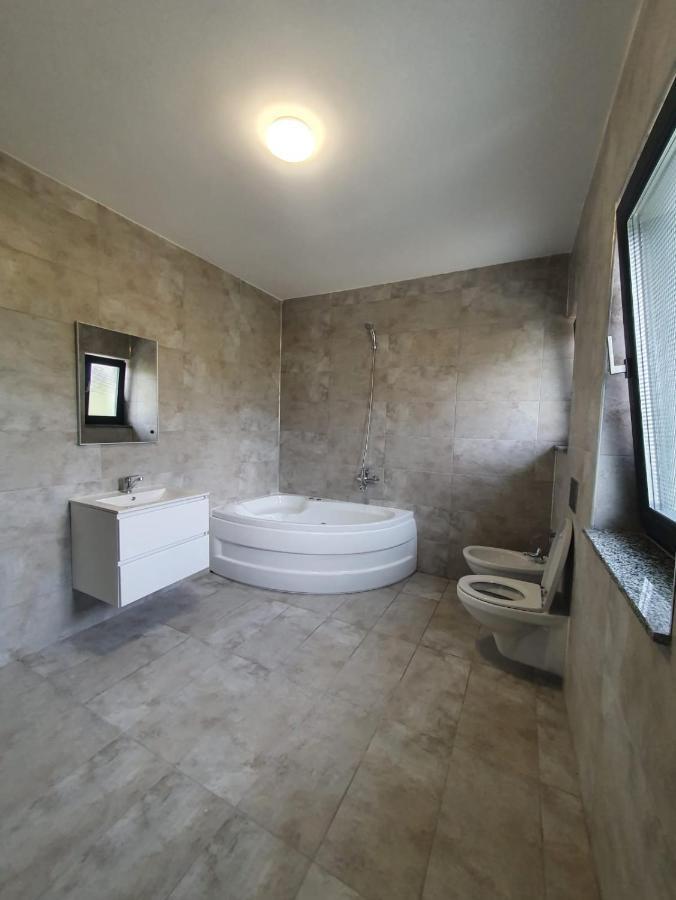 Casa De Vacanta Larisa Novaci-Străini Esterno foto