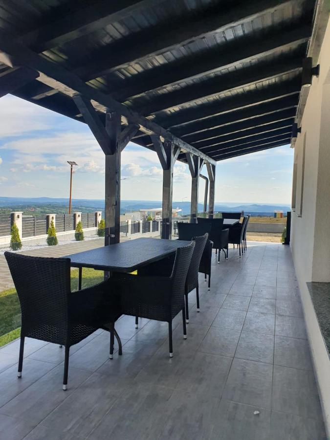 Casa De Vacanta Larisa Novaci-Străini Esterno foto