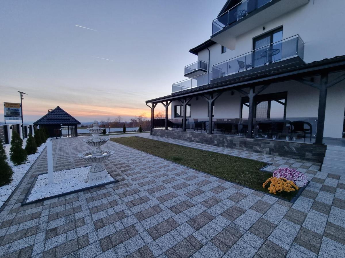 Casa De Vacanta Larisa Novaci-Străini Esterno foto