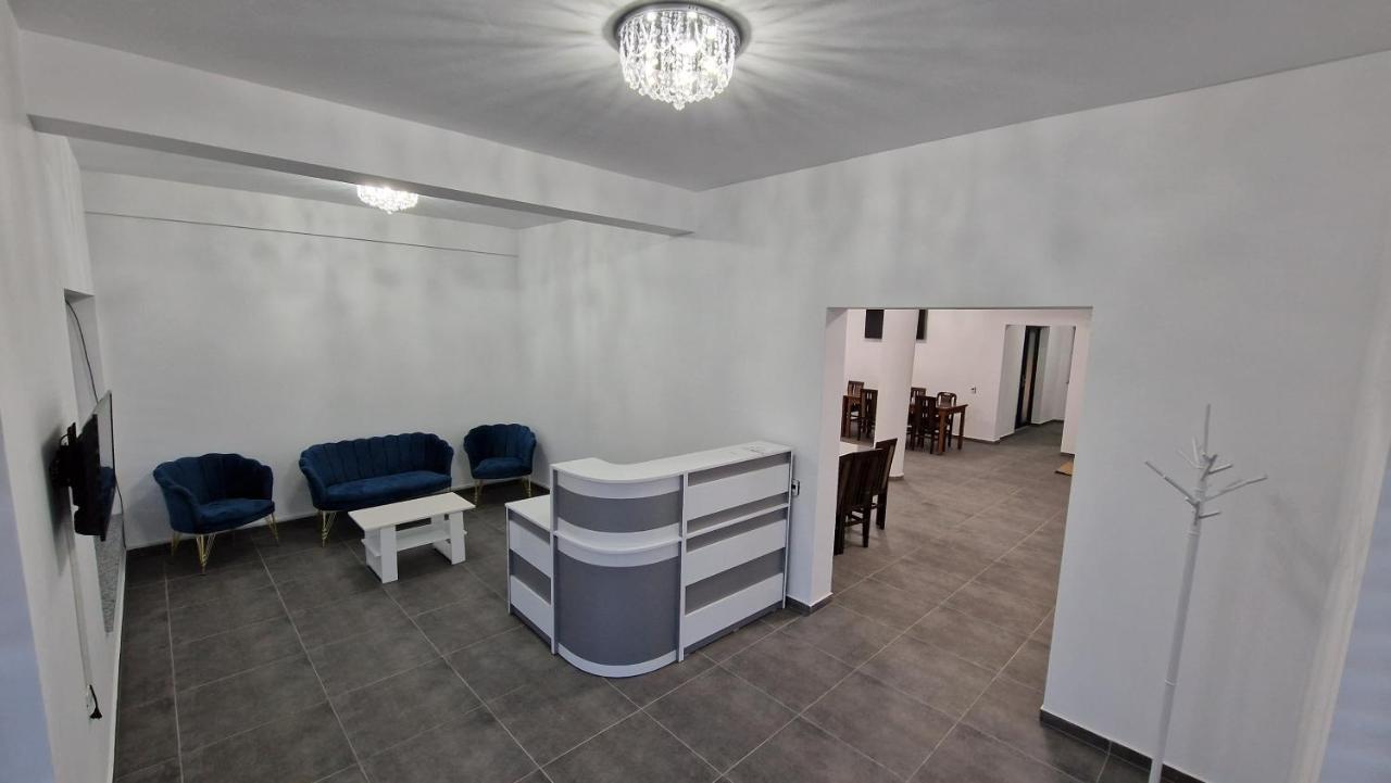 Casa De Vacanta Larisa Novaci-Străini Esterno foto