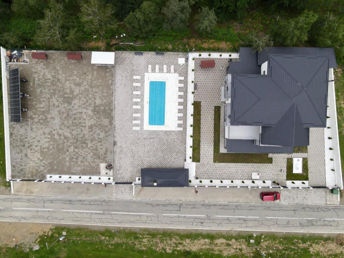 Casa De Vacanta Larisa Novaci-Străini Esterno foto