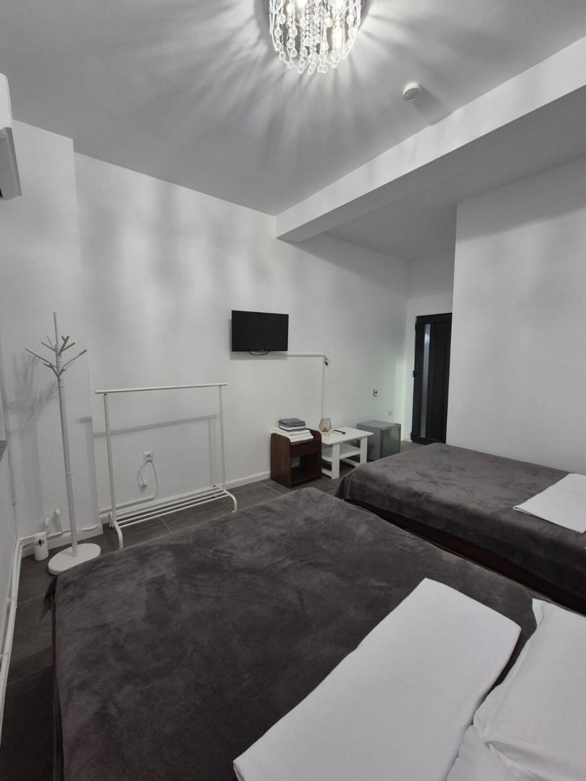 Casa De Vacanta Larisa Novaci-Străini Esterno foto